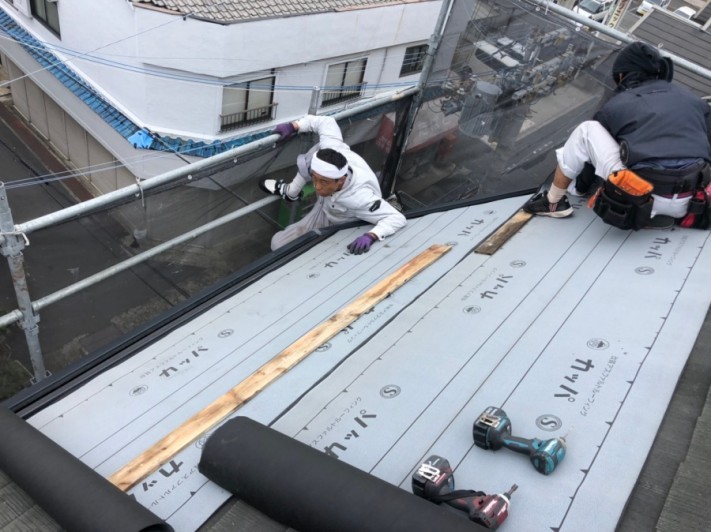 屋根貼り付け