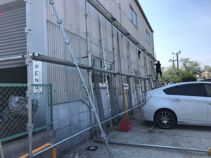 足場