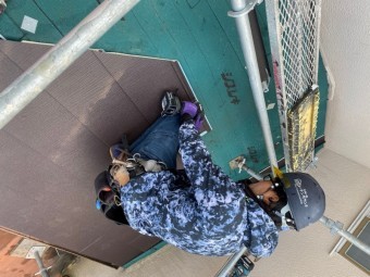軒先から屋根本体はリ