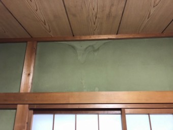 和室雨染み