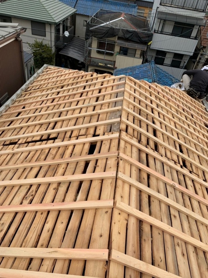 屋根下地