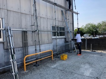 足場