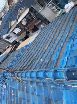 劣化した屋根