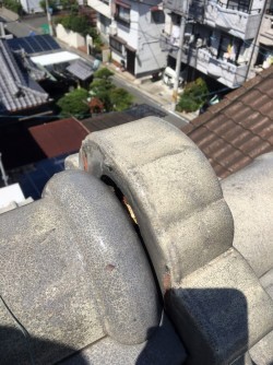漆喰のなくなった鬼瓦
