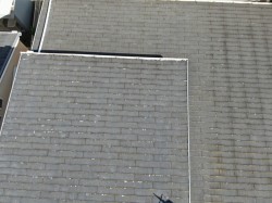 劣化が進んだスレート屋根
