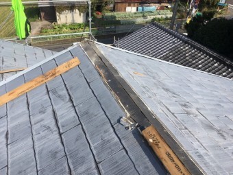 棟板金交換作業