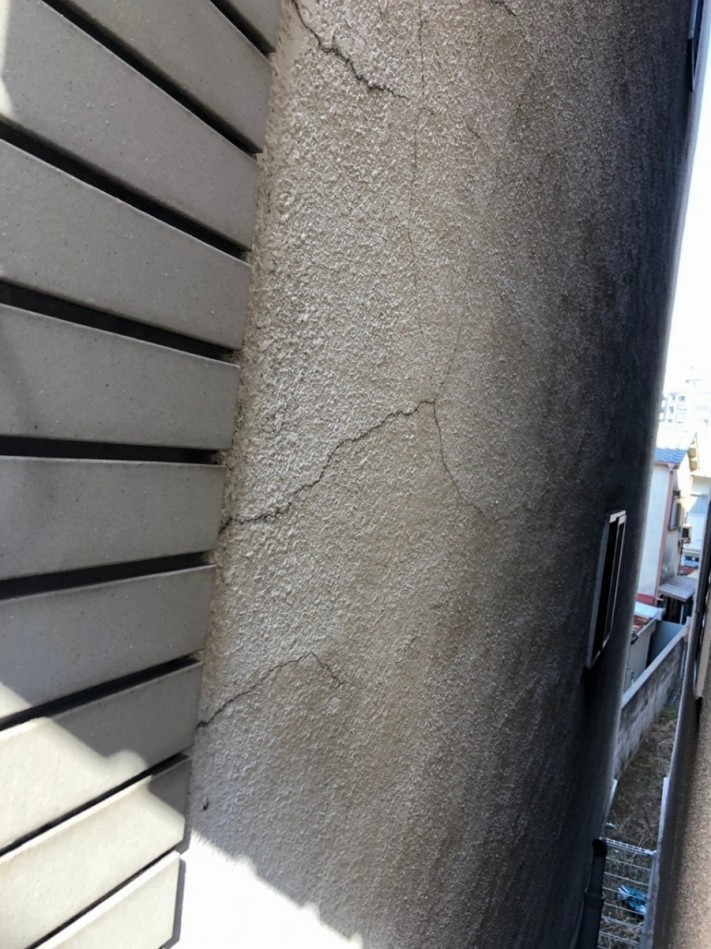 壁の割れ