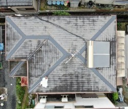 劣化したスレート屋根
