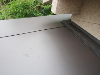 玄関屋根板金完成
