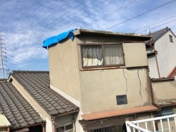 雨漏れの補修作業