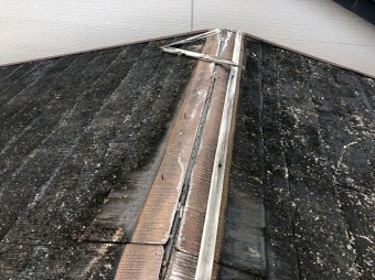 飛んで行った棟板金