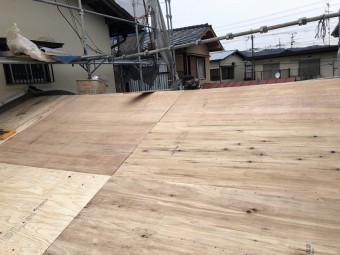 屋根の葺き替え工事