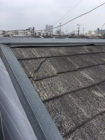 スレート屋根の割れ