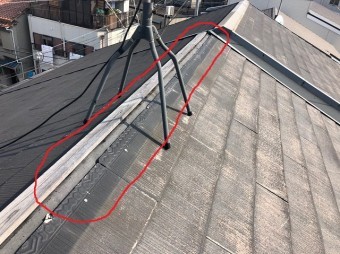 棟板金の破損