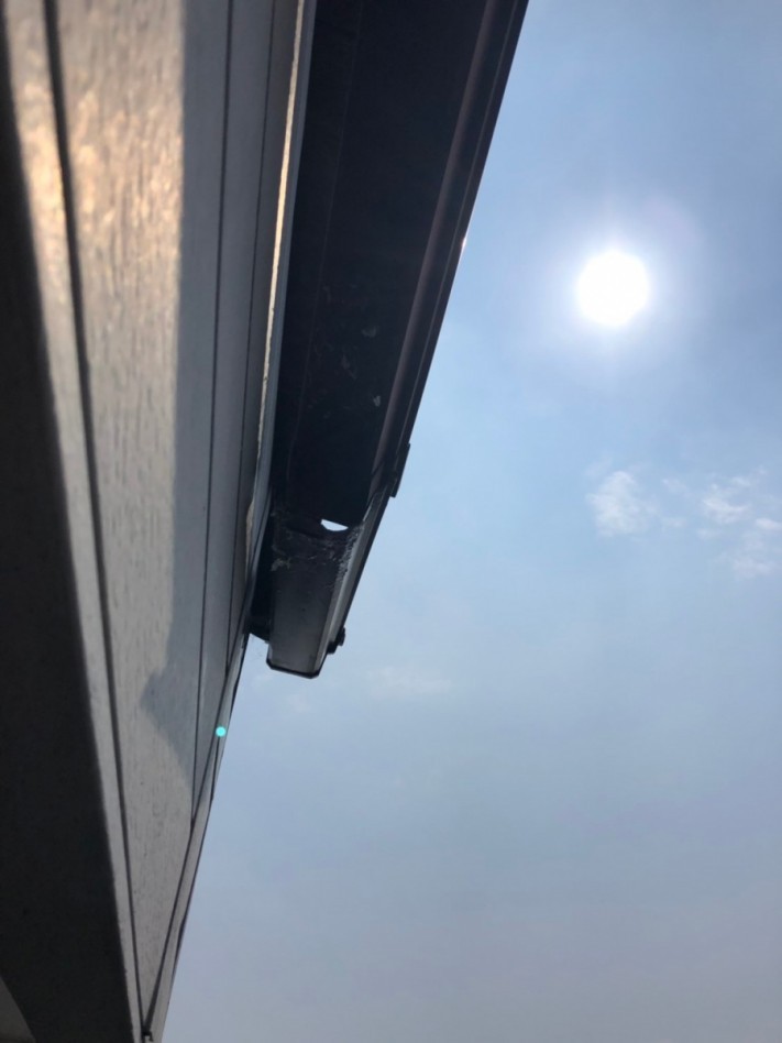 破損した軒樋