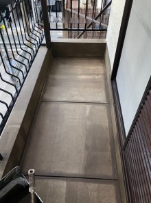ベランダ下塗り