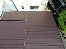 カバー工法で工事が完了した屋根