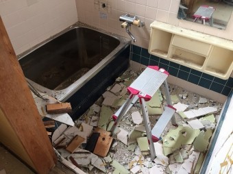 既存のお風呂解体