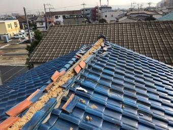 飛ばされた和瓦