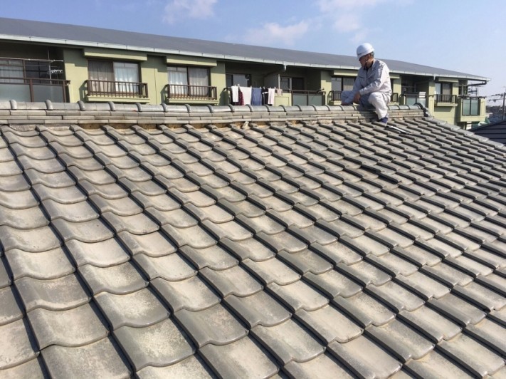 古くなった和瓦