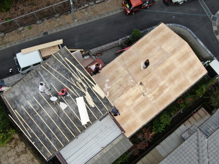 ドローンから屋根工事作業写真