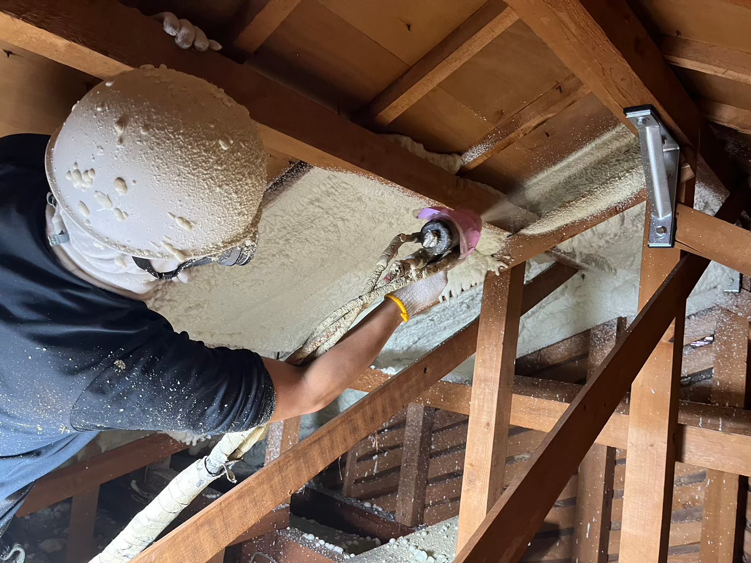 施工中の丁寧な補修作業