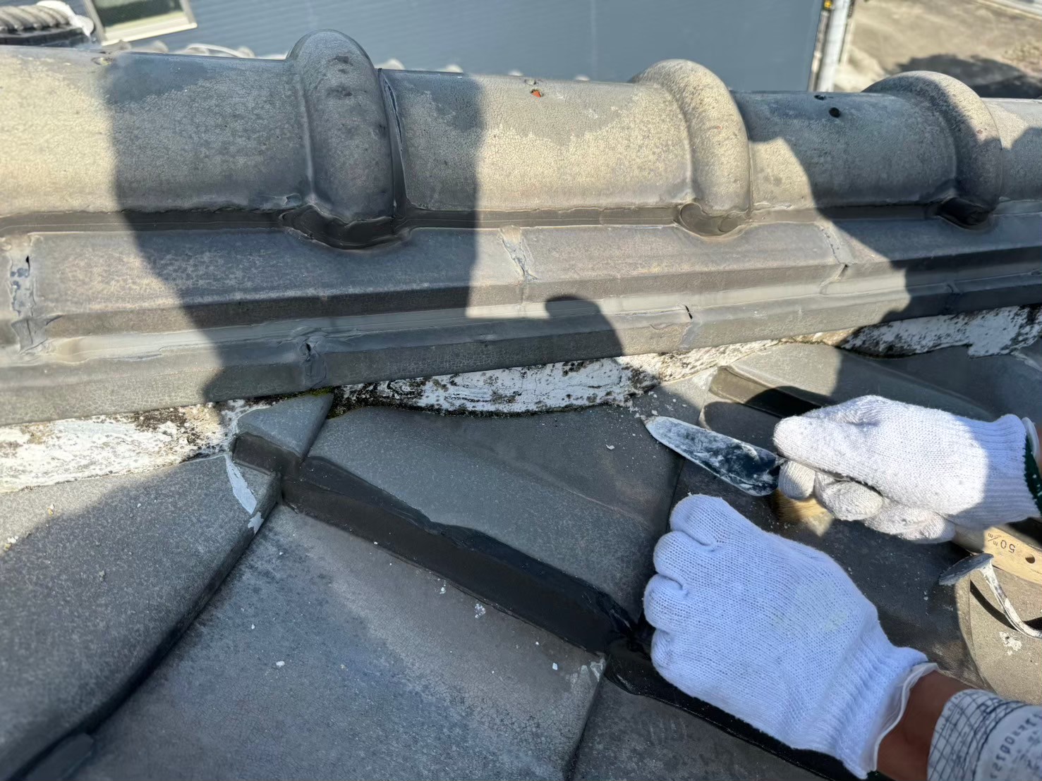 下地の調整と補強作業（写真7）