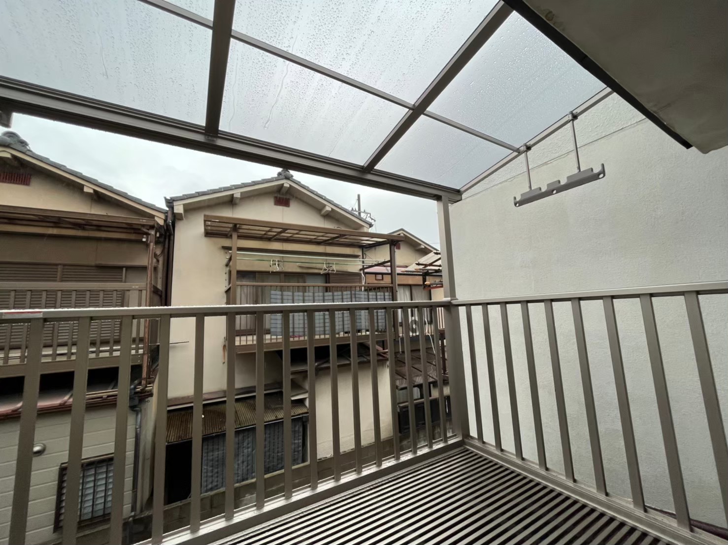 テラス屋根材の取り付け