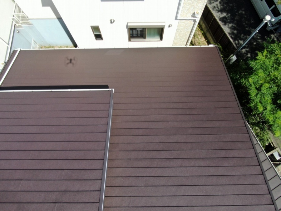 カバー工法で工事が完了した屋根