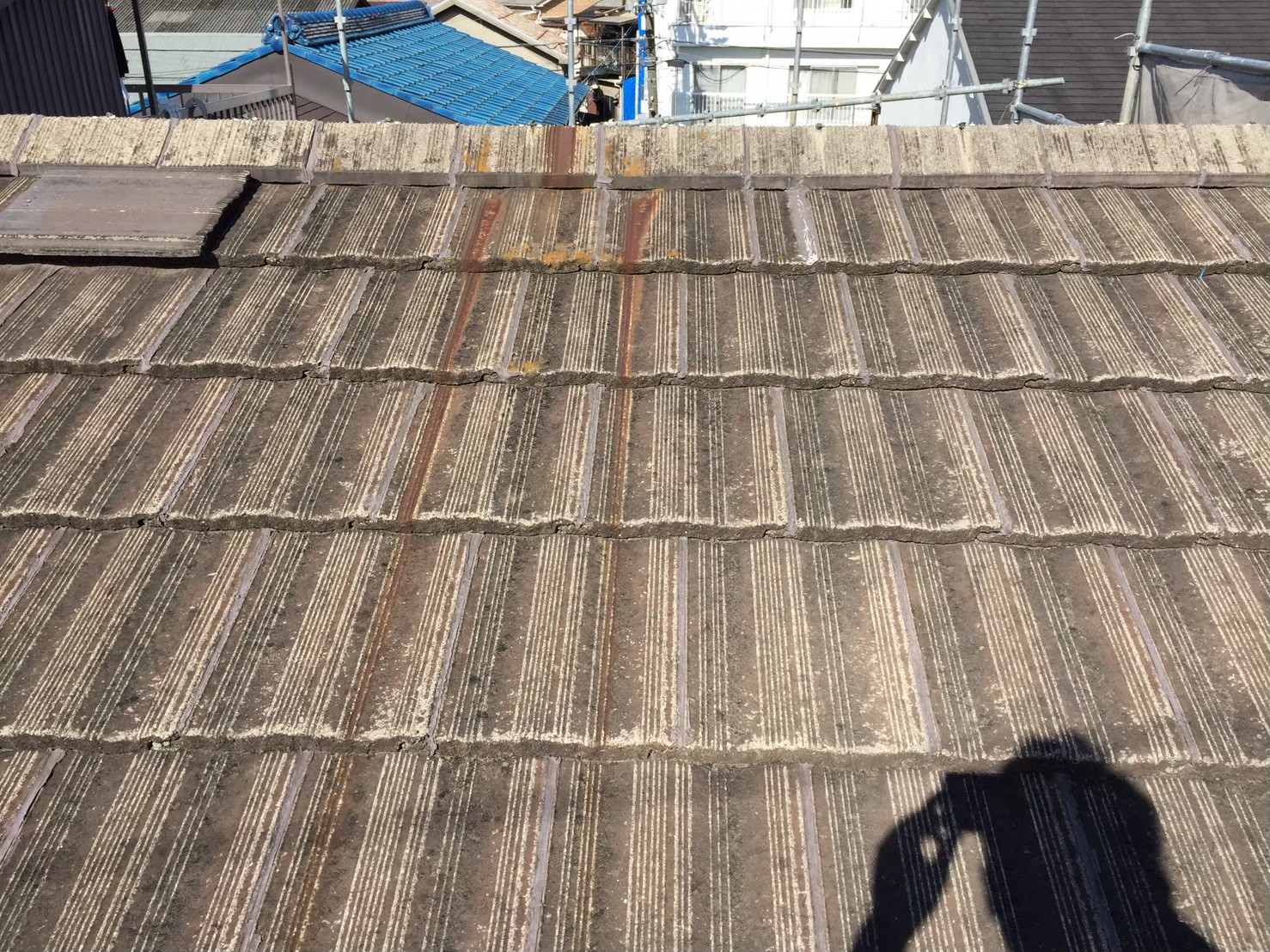 雨筋汚れとサビの発生