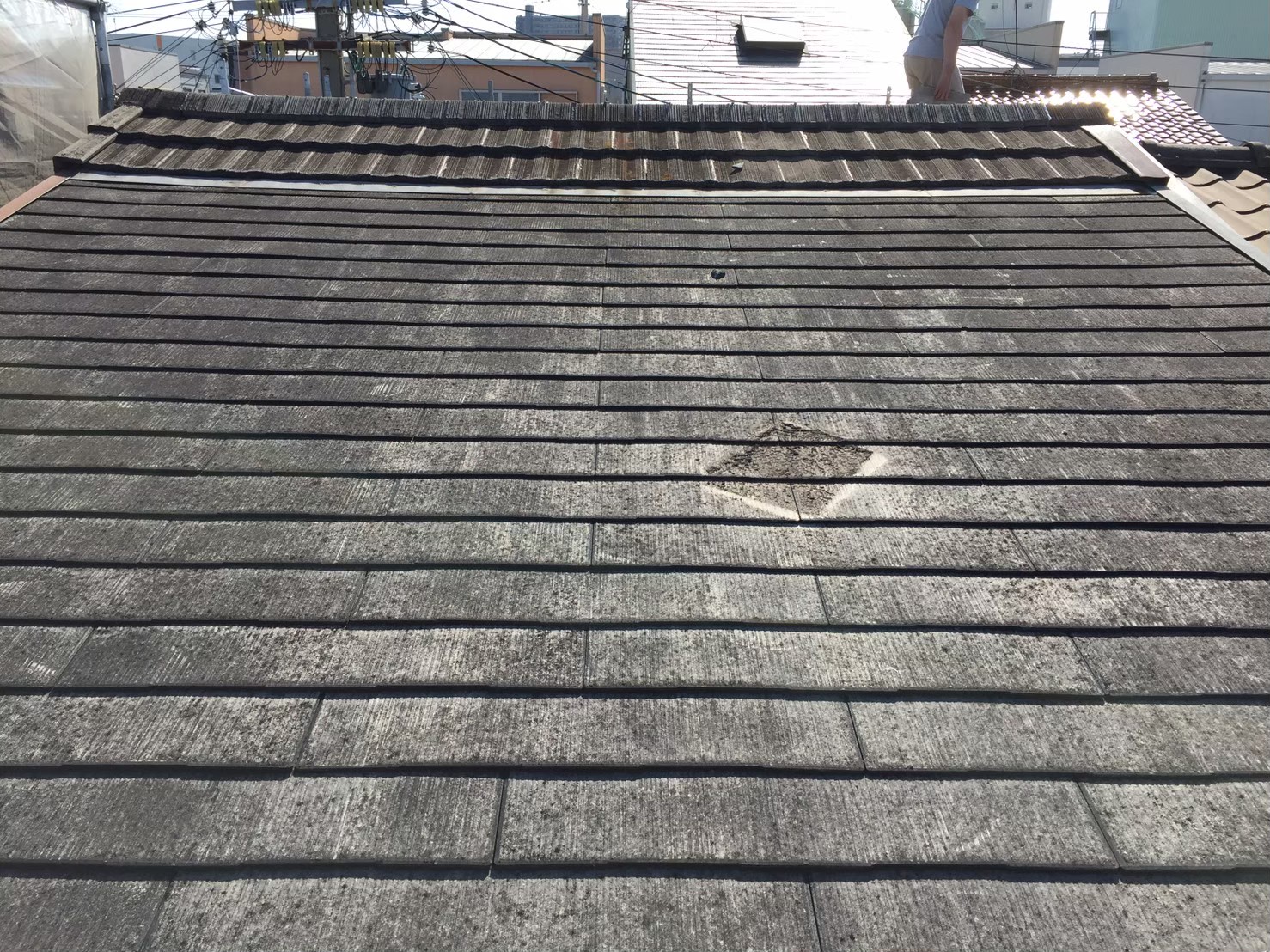 表面の脆化と色あせ