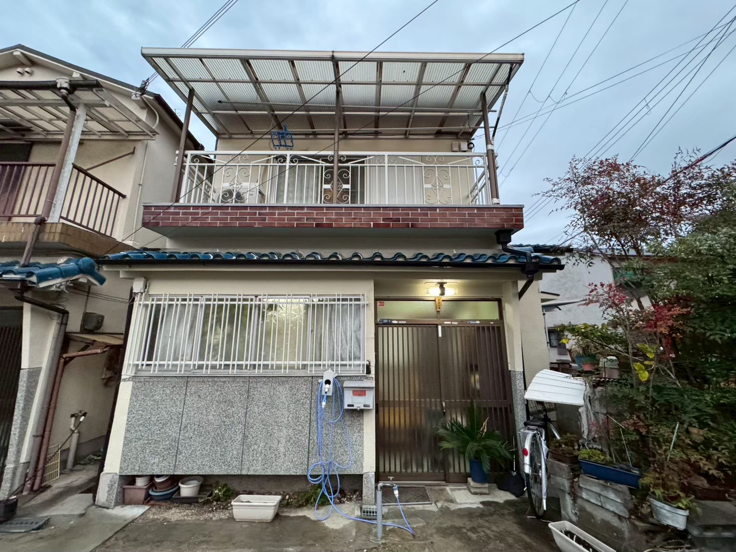 住宅正面からの確認