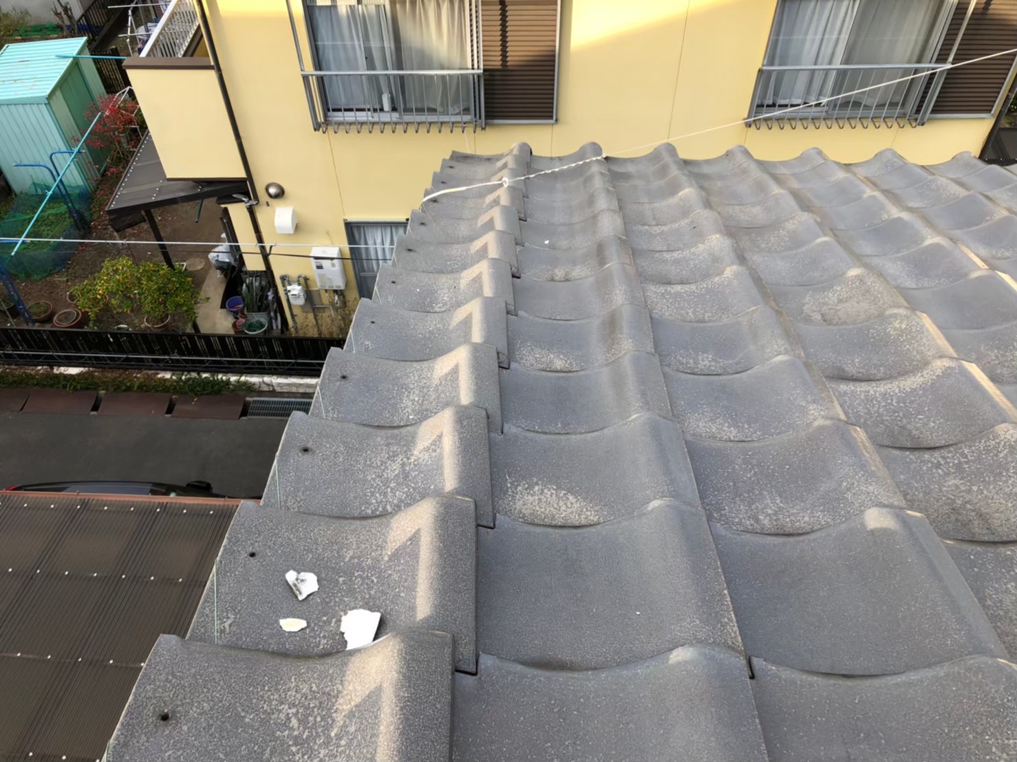 塗装の粉化と漆喰の欠け