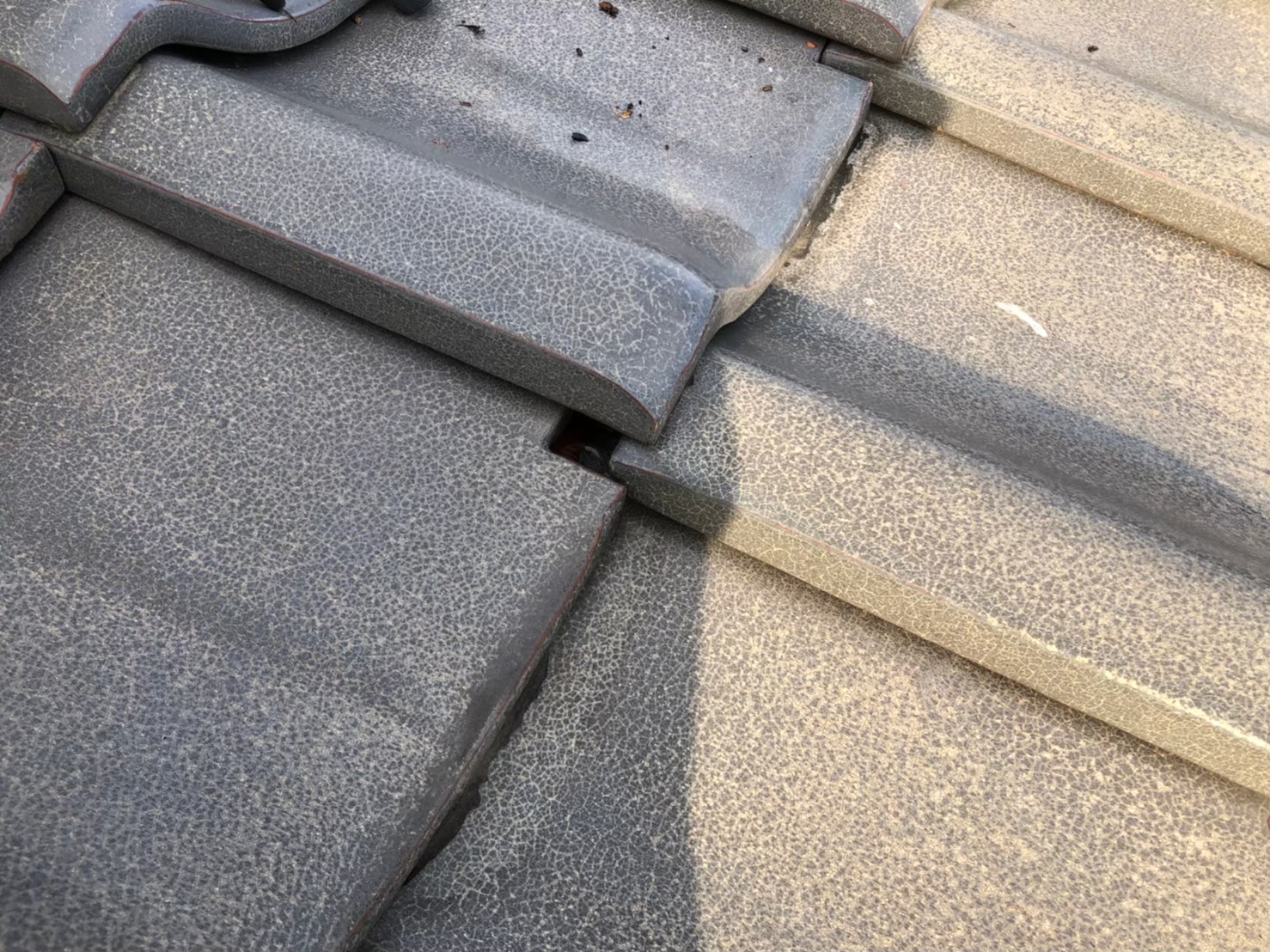 瓦のズレによる段差